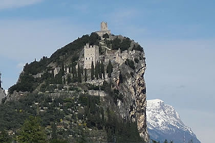 Arco vista panoramica del castello
