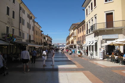 Bardolino il centro del paese