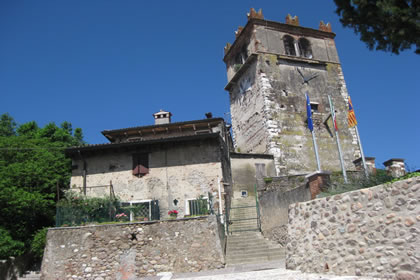 Castelnuovo la cima del monte Alto
