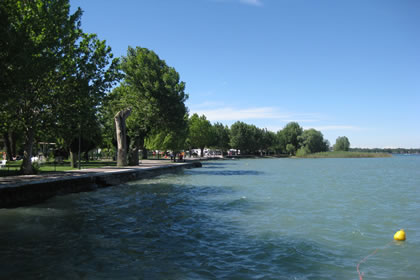 Castelnuovo il lungolago