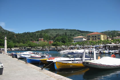 Garda porto e la villa degli Albertini