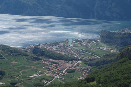 Nago vista panoramica dall'alto