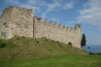 Padenghe le mura perimetrali