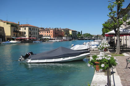 Peschiera il ramo principale del fiume Mincio