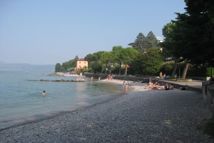 San Felice del Benaco la spiagia dei Marinai d'Italia