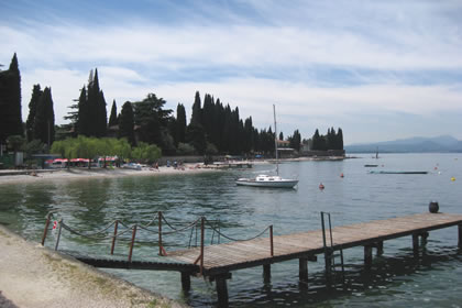 Torri del Benaco il lido e la costa