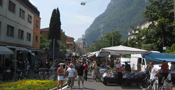 Mercato di Riva del Garda Foto mercato di Riva del Garda